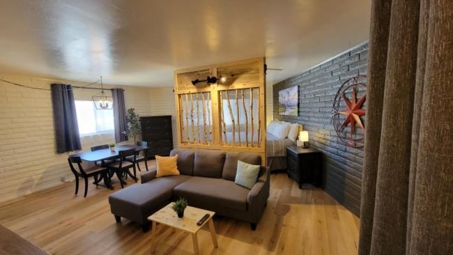 The Nook Pinetop Room photo