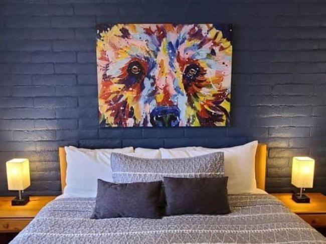 The Nook Pinetop Room photo